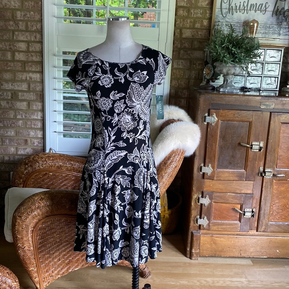 LAUREN Ralph Lauren BLACK AND WHITE STRETCH DRESS PETITE MEDIUM NEW NO BELT